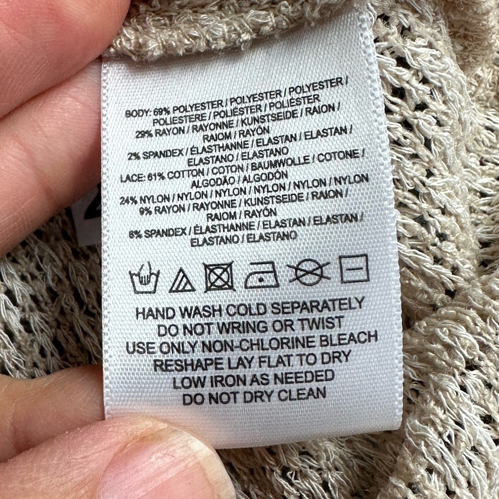 We The Free lightweight sweater with high-low hem and lace inserts size M - Picture 5 of 6
